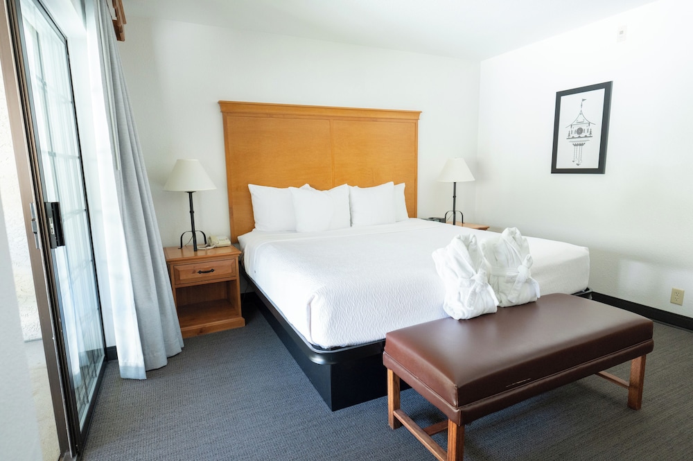 Canyon, Suite, King Bed, Accessible