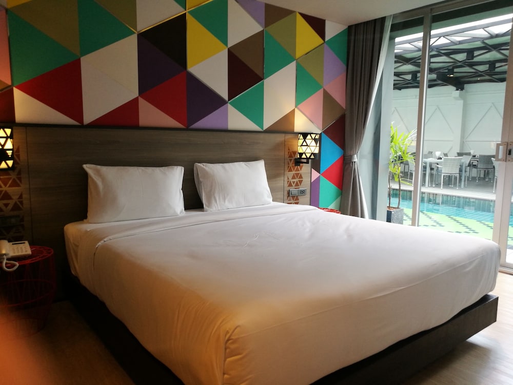 Ae Lana Chiang Mai Eclectic 18/64