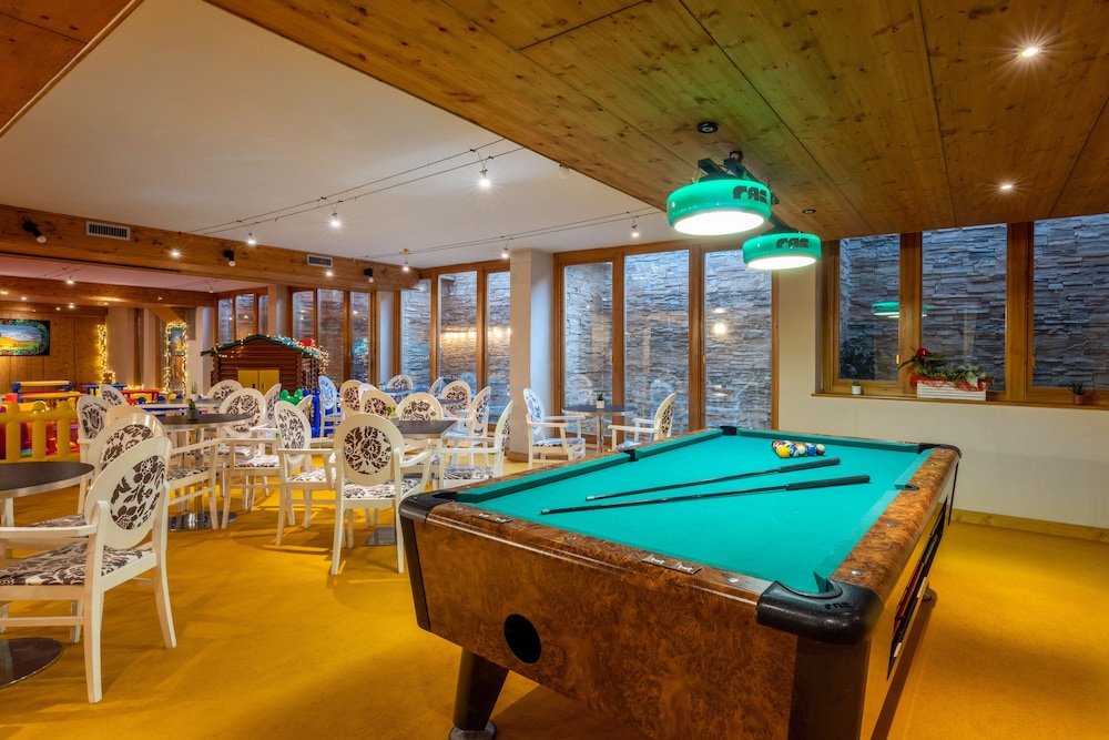 Hotel Piandineve 27/64