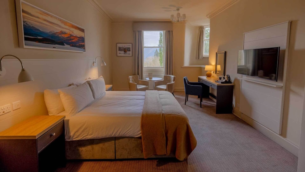 Tarbet Hotel 12/58