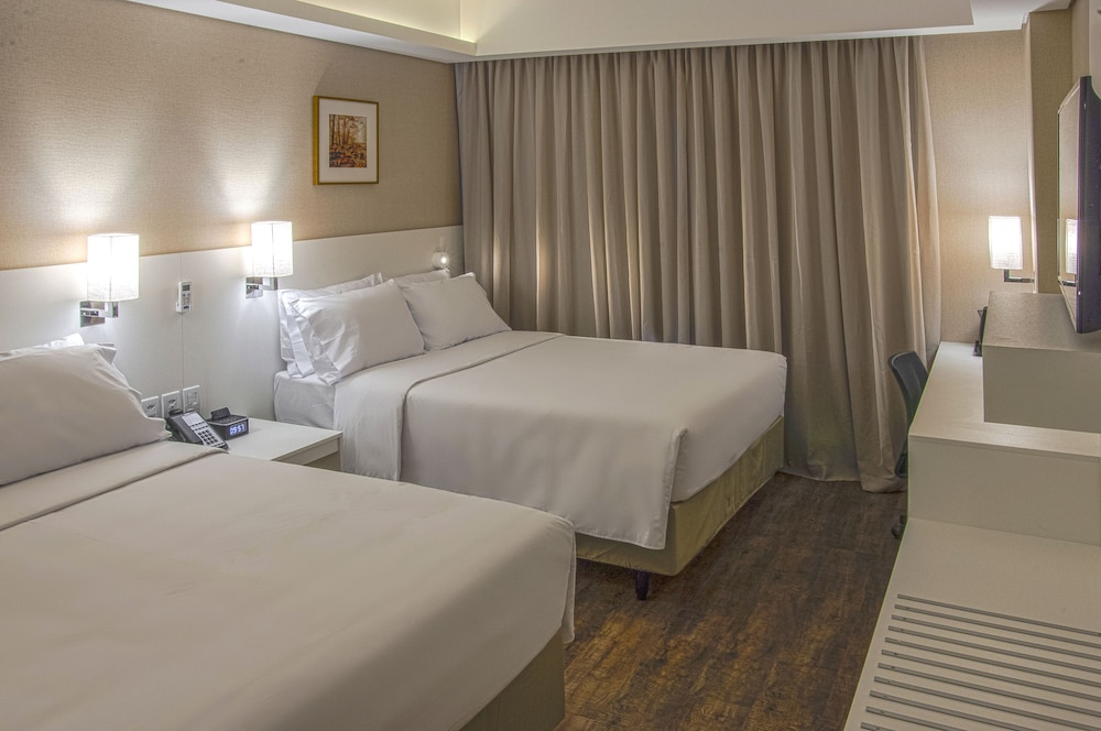 Holiday Inn Express Farroupilha 14/63