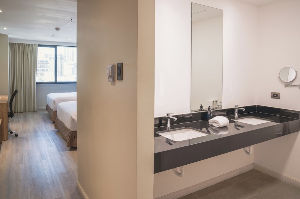 UNIPARK HOTEL 65/66