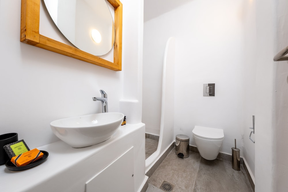 Amaze Suites 65/65