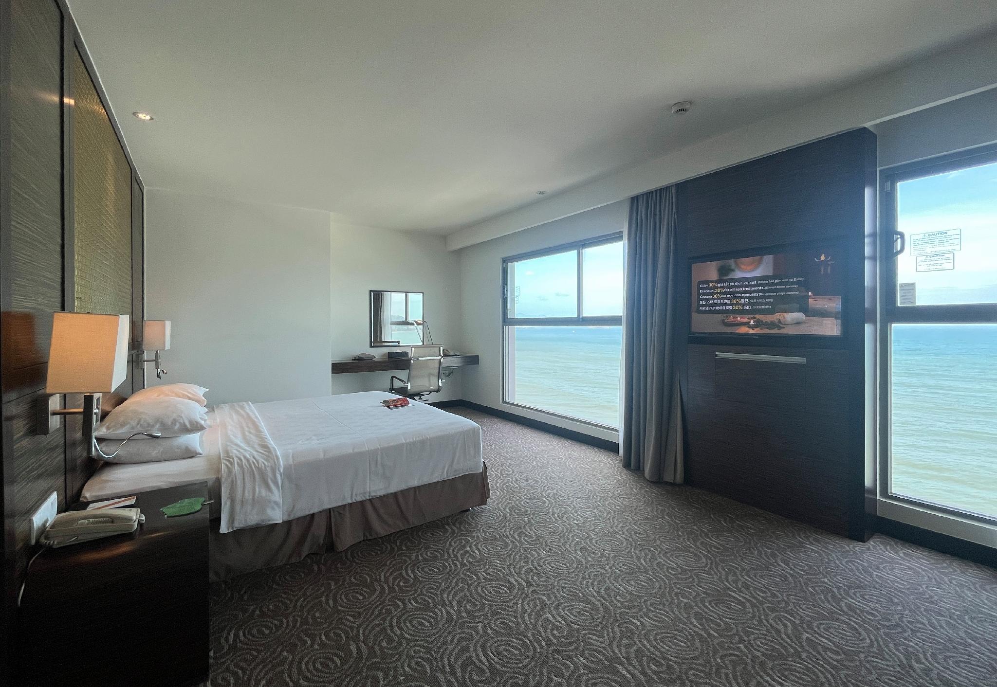 2 Bedrooms, Apartment, Beach Front