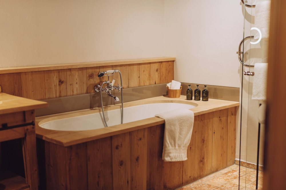جناح بسرير كينج وسرير كوين، Park Hotel Egerner Hofe 5/5