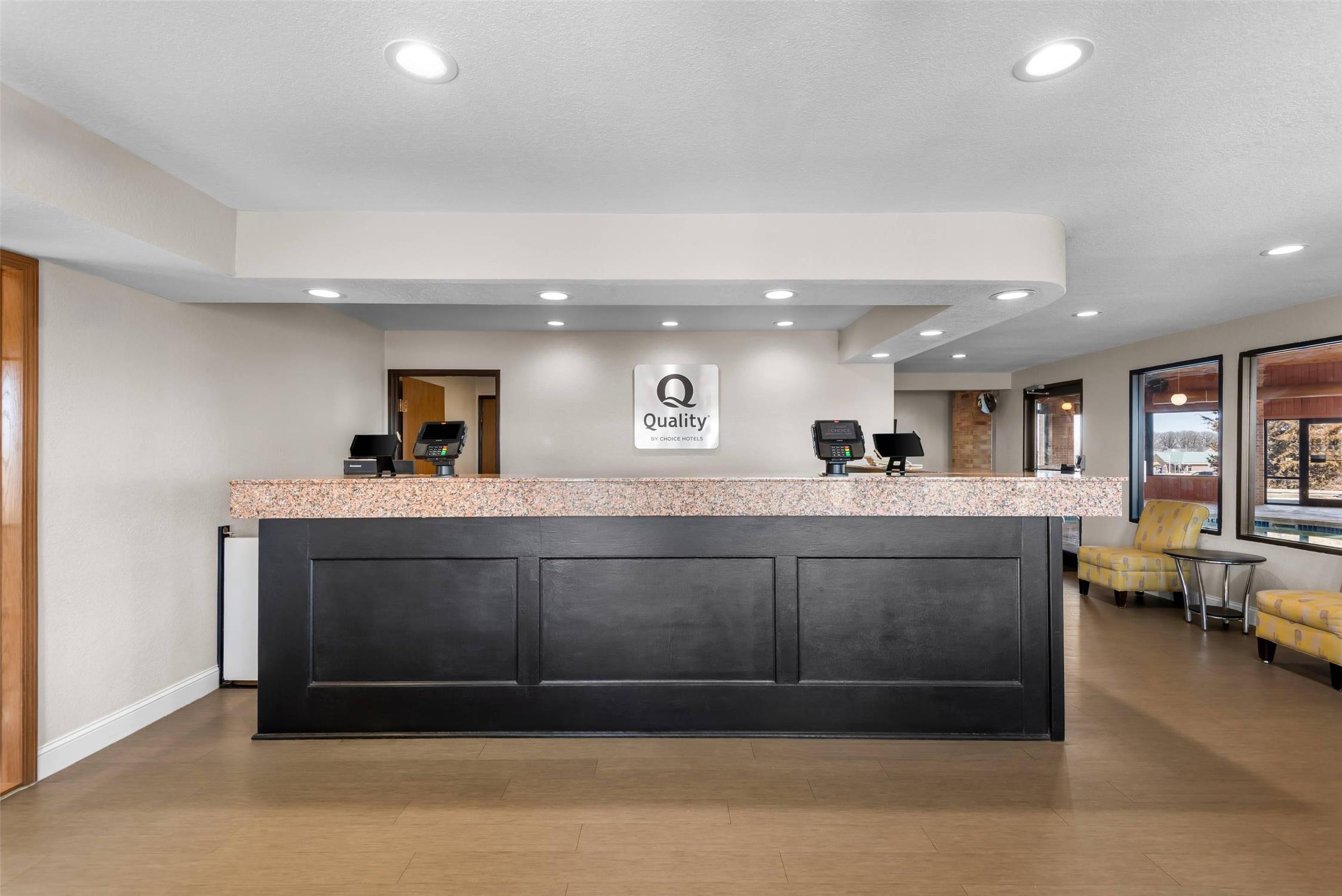 Quality Inn Waverly IA 6/51
