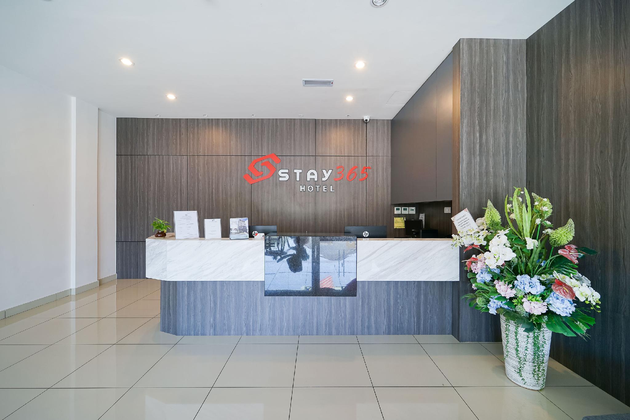 Oyo 89386 Stay 365 Hotel 7/27