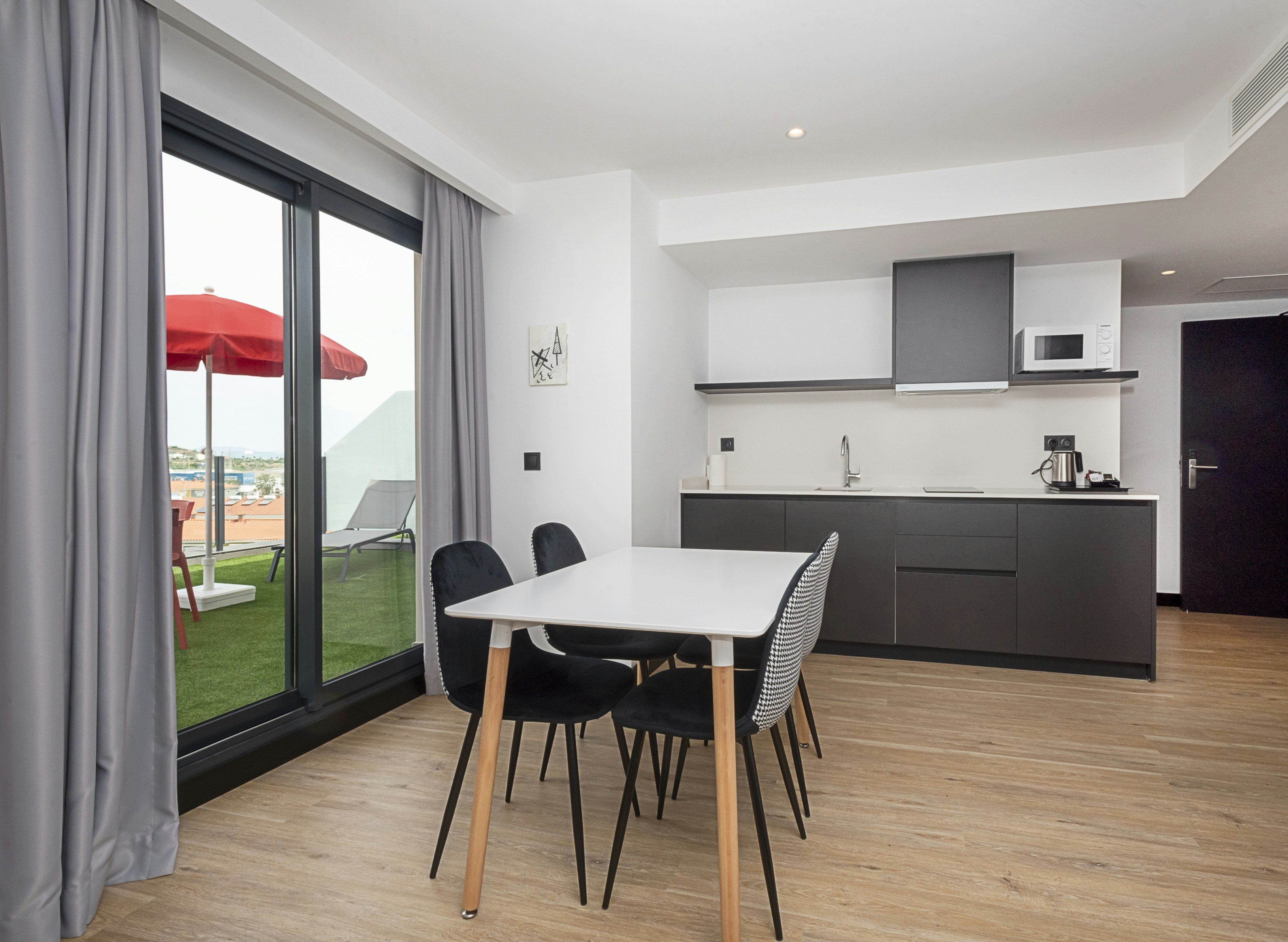 Hotel Sercotel Plana Suites 38/53