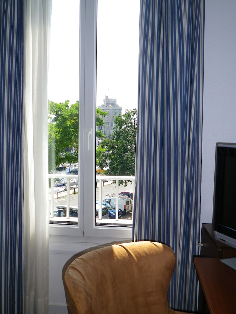 Hotel Le Yachtman 11/77