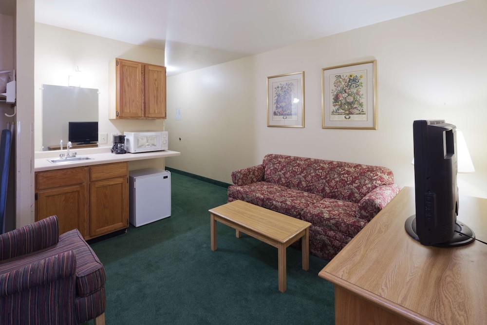 Country Inn And Suites By Radisson Sparta 33/55
