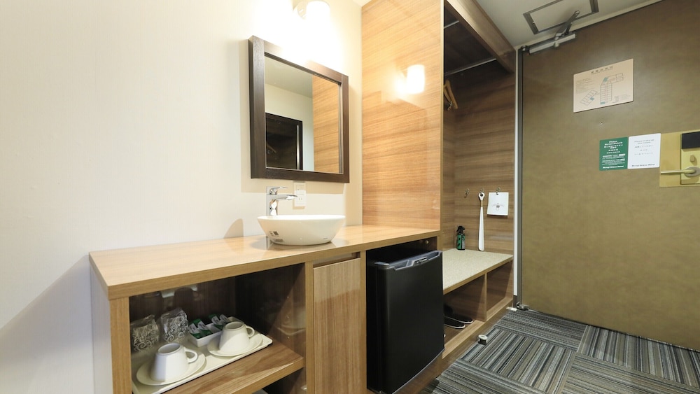 غرفة بسرير كوين، Atsugi Urban Hotel 7/7