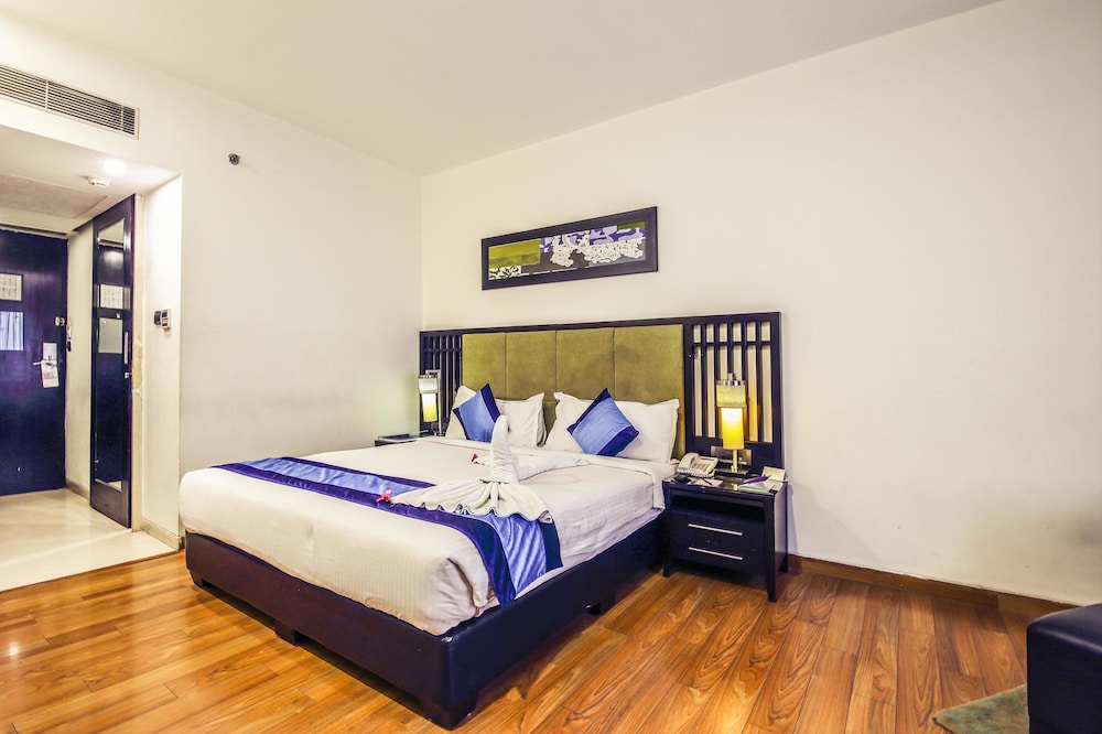 1 BEDROOM, EXECUTIVE, DOUBLE OR TWIN BED