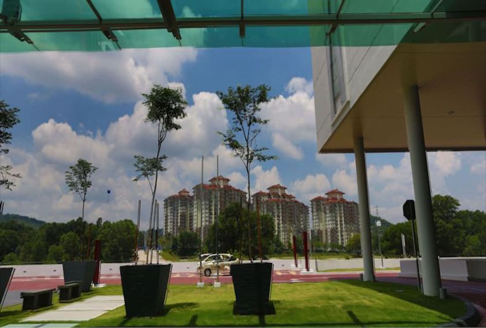 The Everly Putrajaya 62/65