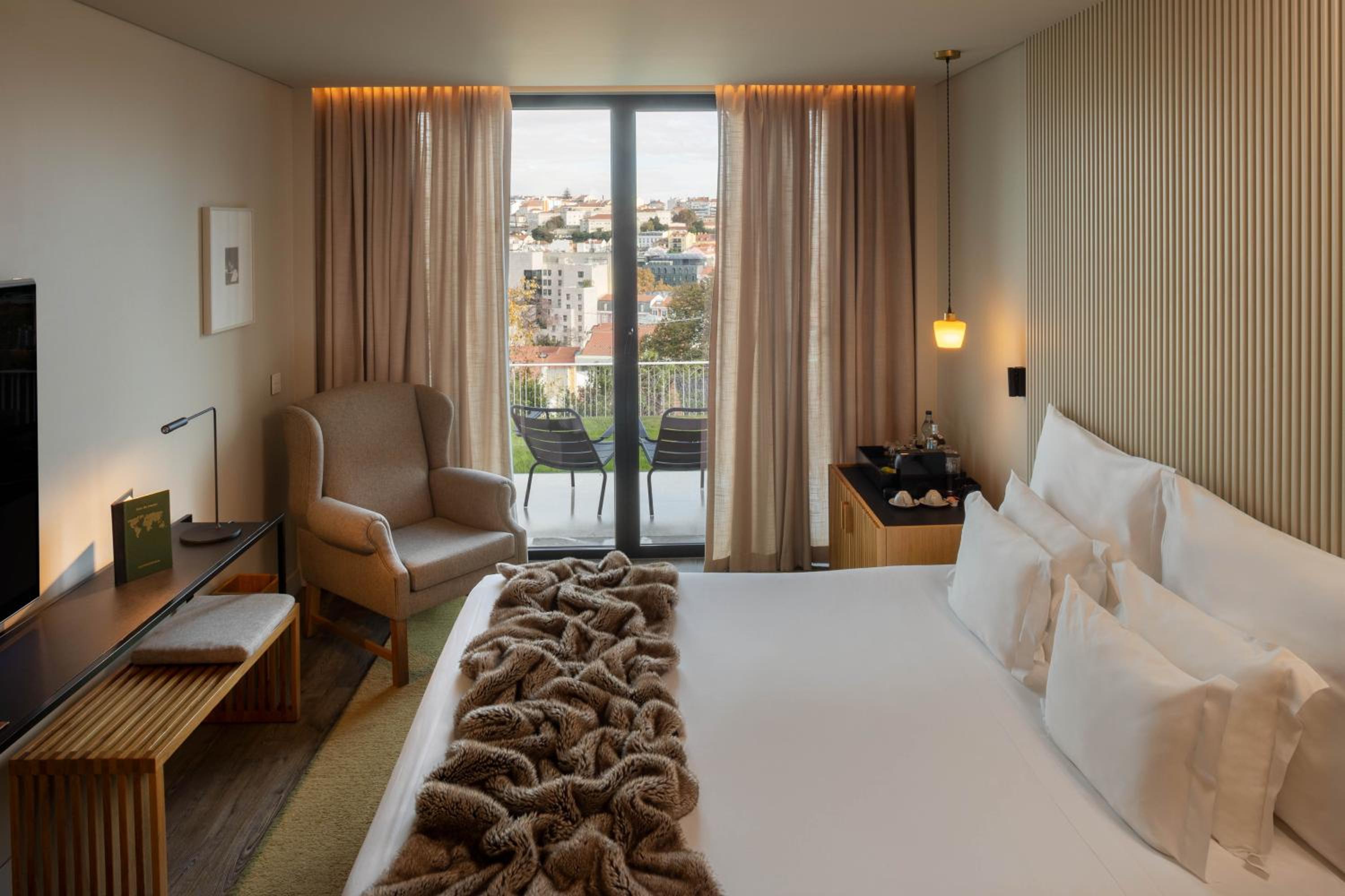Superior, Double Bed, City View, Terrace
