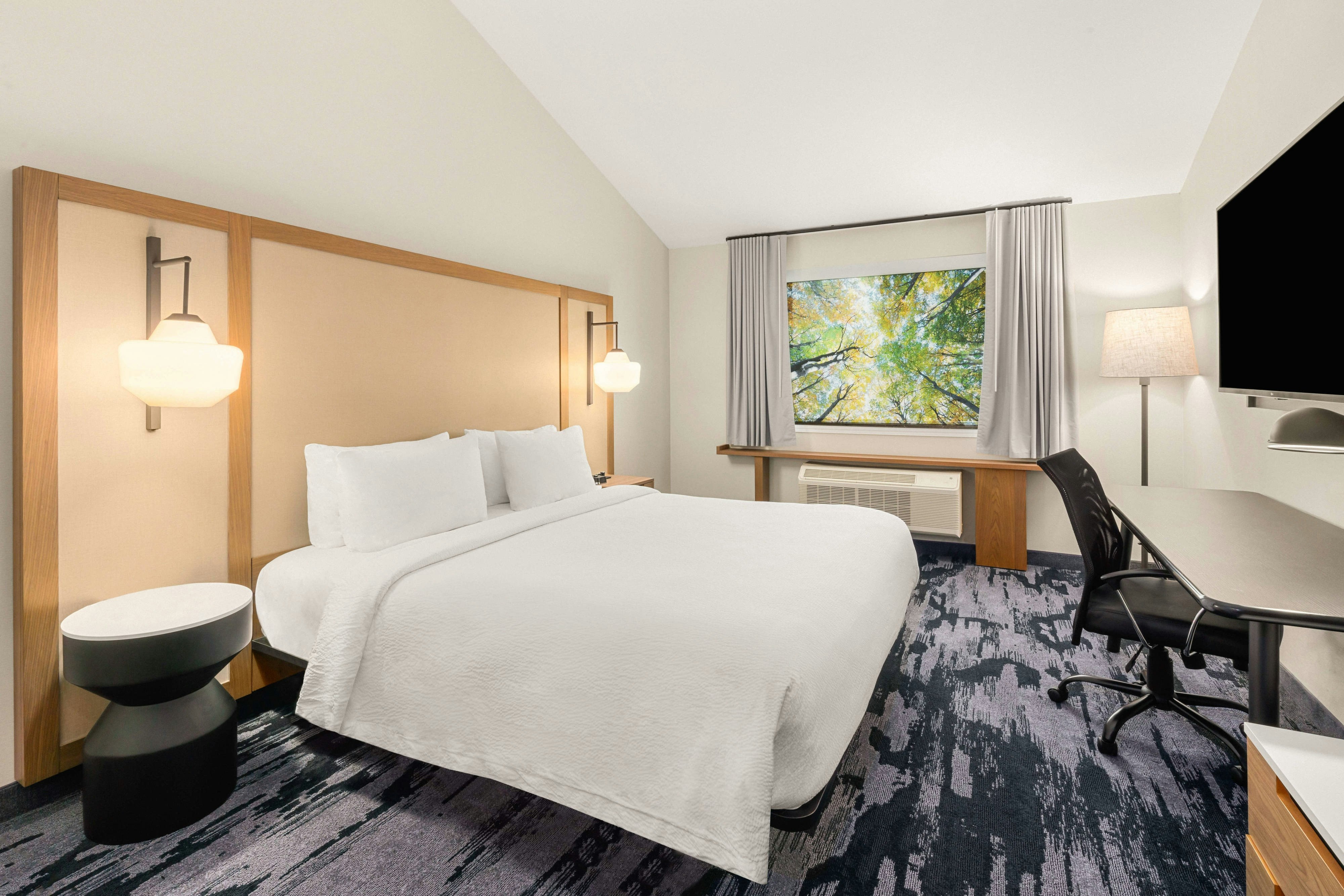 ROOM, KING BED