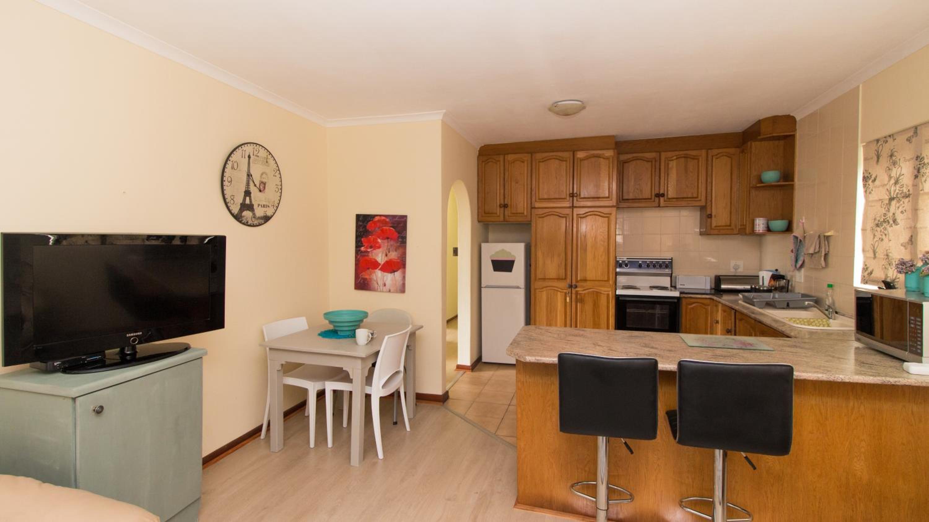Lavender Lane Guest House [VR] 11/18