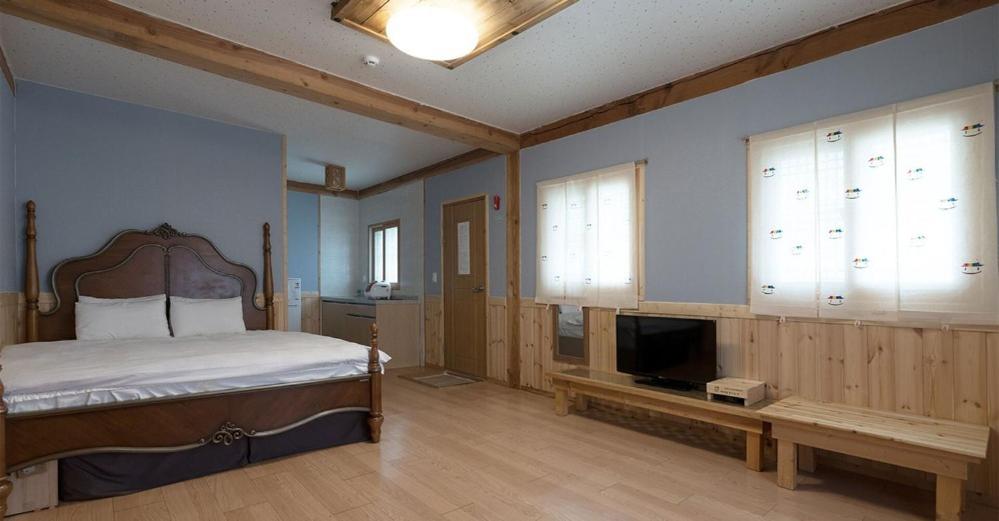 Gyeongju Hanok Pen Town Pension 26/52