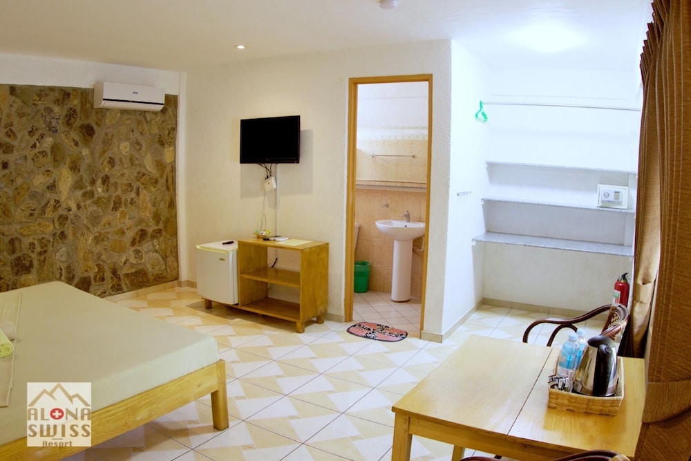 Alona Swiss Resort 32/60