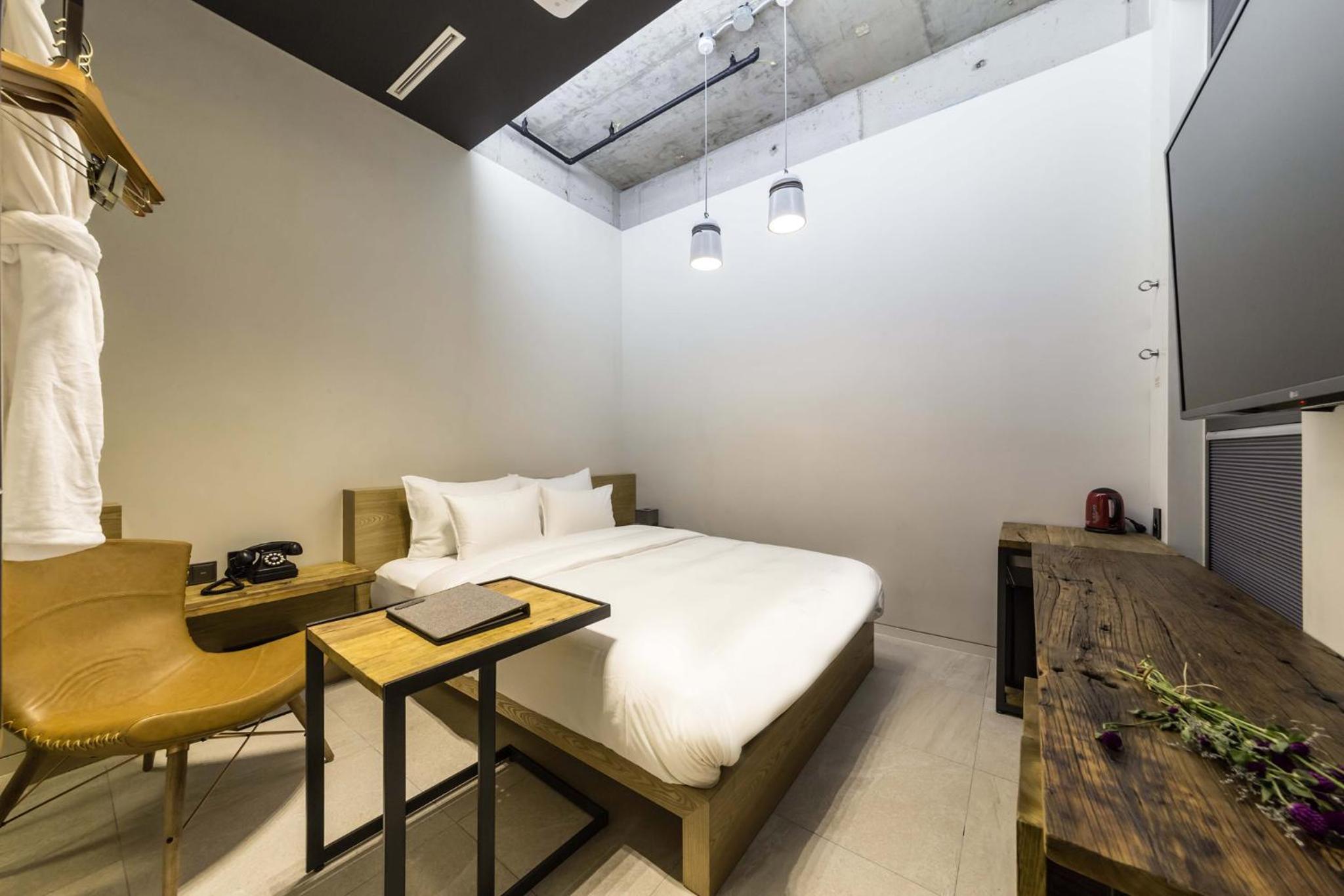 Hotel The Artist Dongseon 16/94