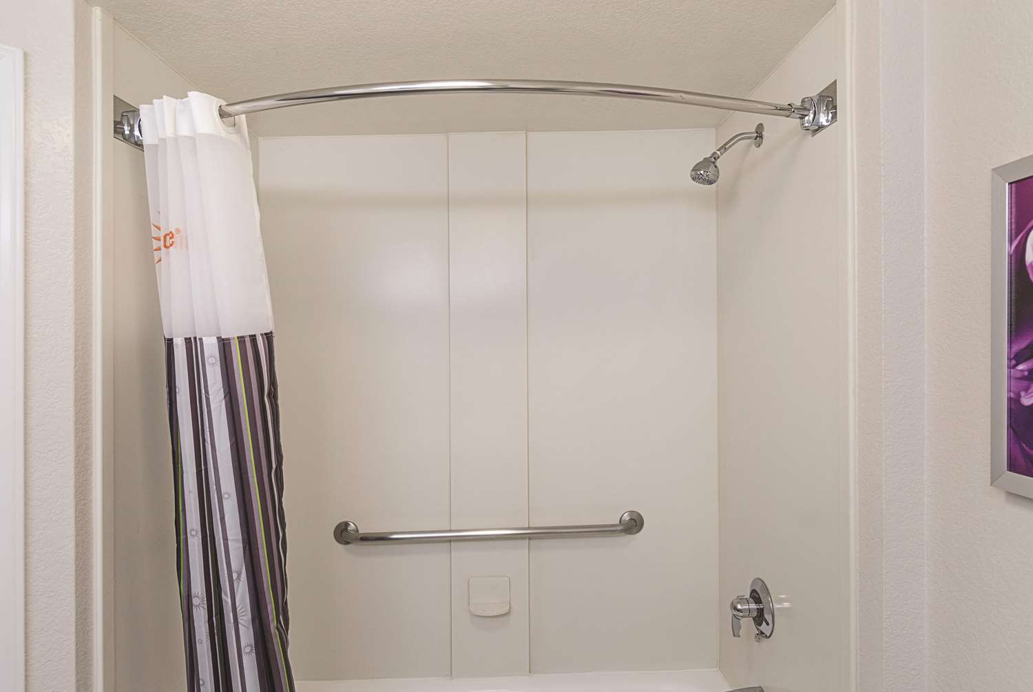 La Quinta Inn & Suites by Wyndham Univ Area Chapel Hill 48/67