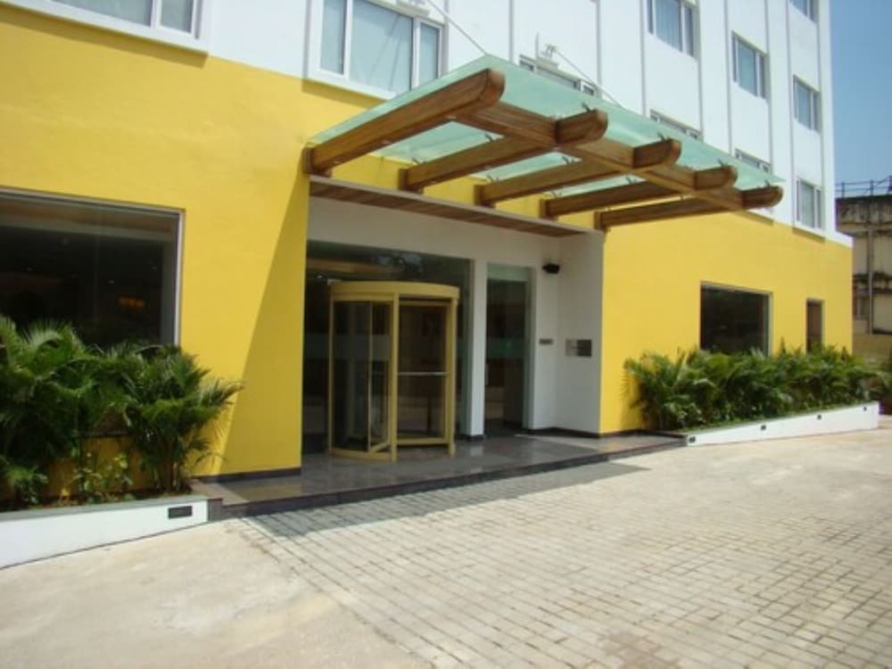 Lemon Tree Hotel Chennai 8/52