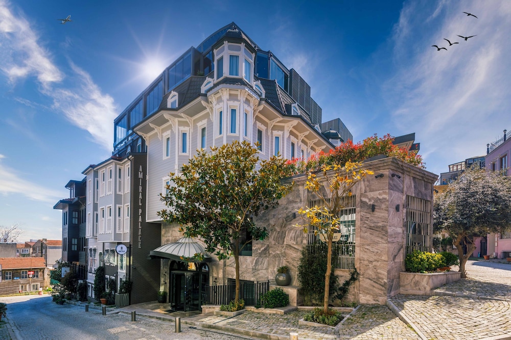 Amiral Palace Boutique Hotel 64/74