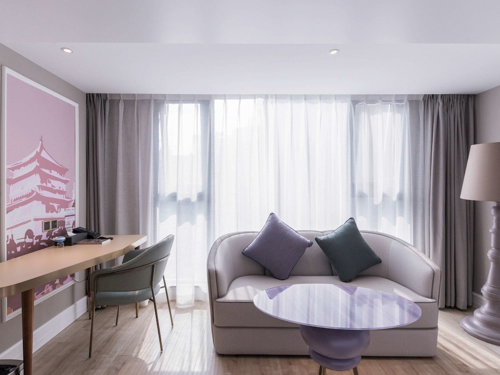 DELUXE, TWIN BEDS