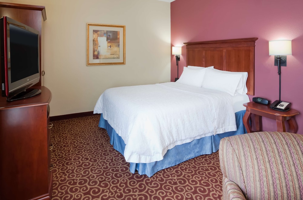 Hampton Inn Fairmont 16/54