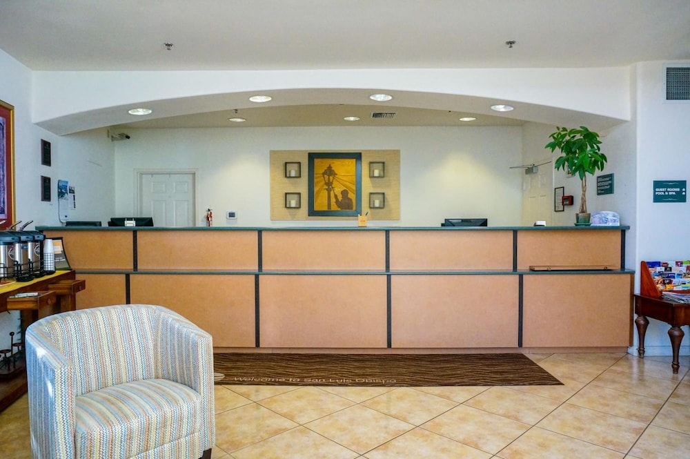 Lamplighter Inn Suites 12/46