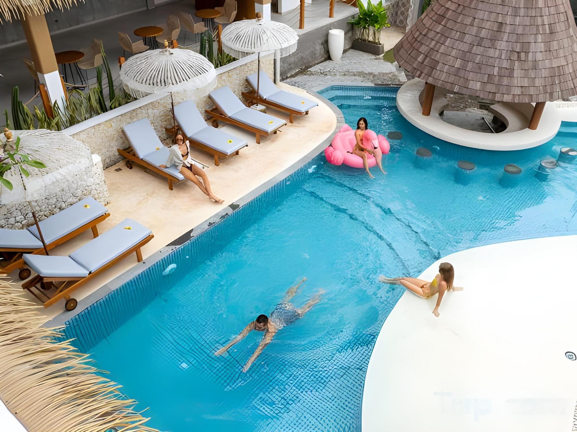 Roomates Beach Hostel Canggu by Ini Vie Hospitality 17/41