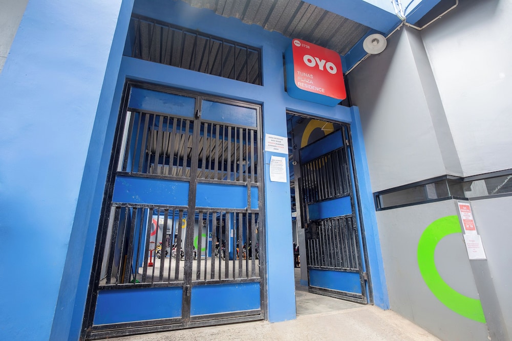 OYO 3728 Tunas Plaza Residence 20/24