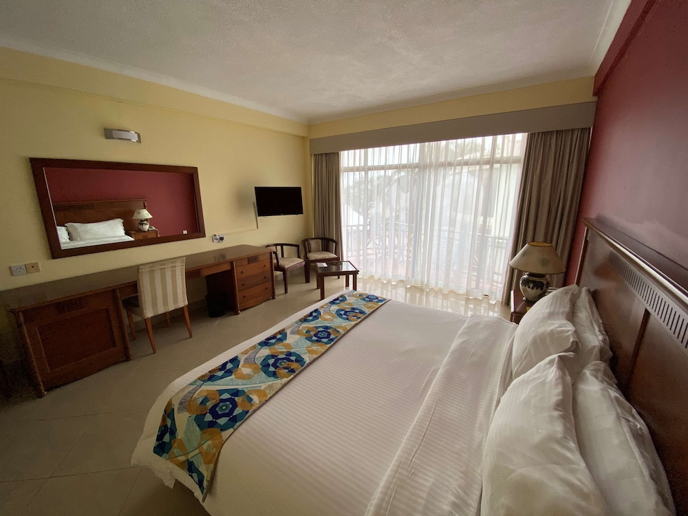 Golden Tulip Dar Es Salaam 6/71