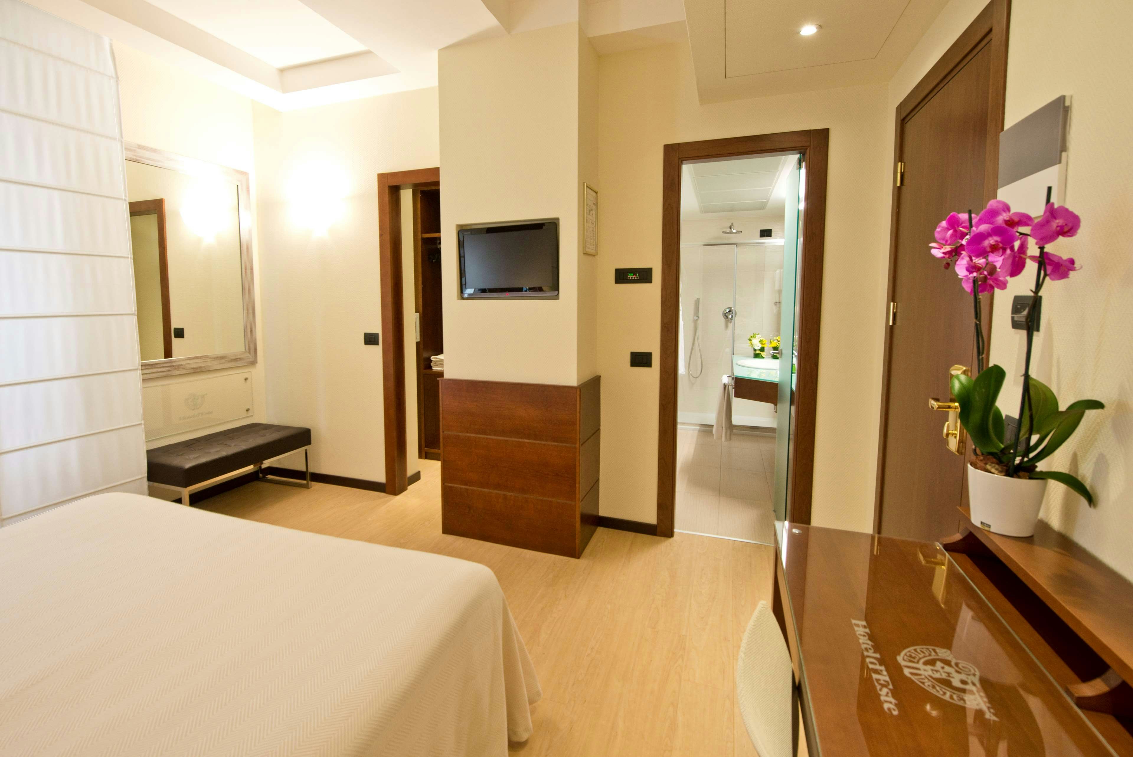 QC room Milano Porta Romana 10/33