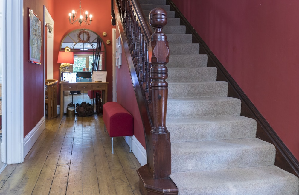 The Gables Guest House 4/50