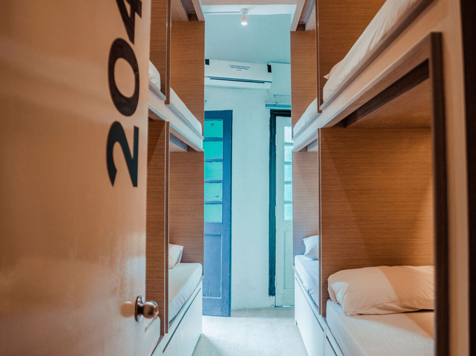Capsule, Mixed Dorm