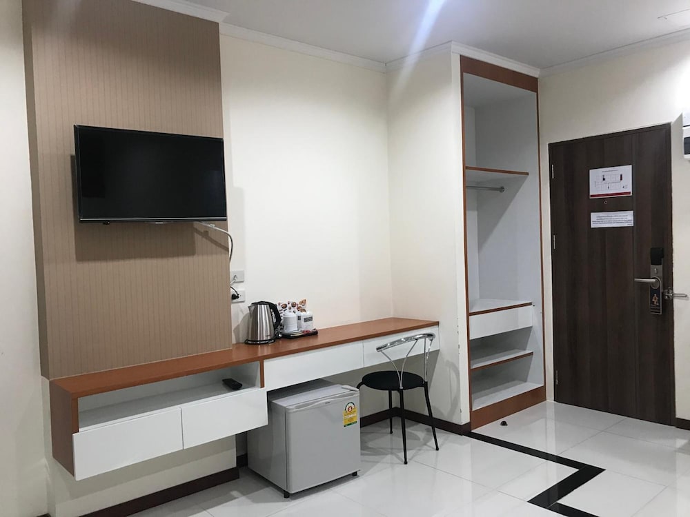 Ttt Hotel 48/48
