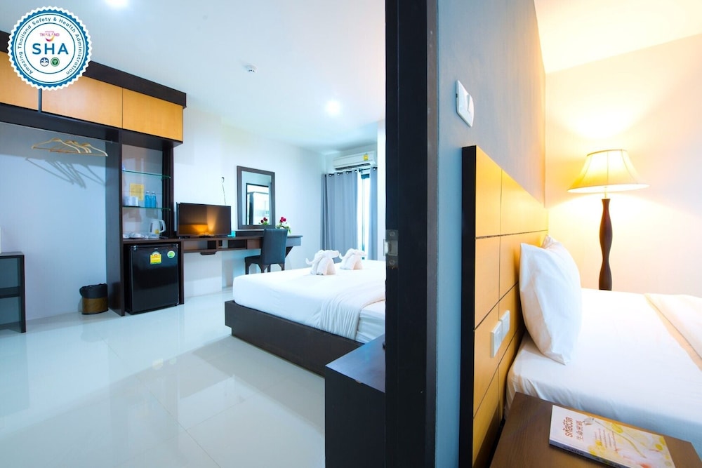 LEE HOTEL 18/28