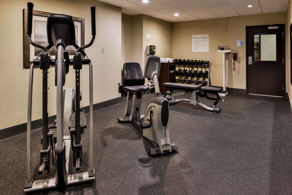 Holiday Inn Express Hotel And Suites Emporia Northwest 31/45