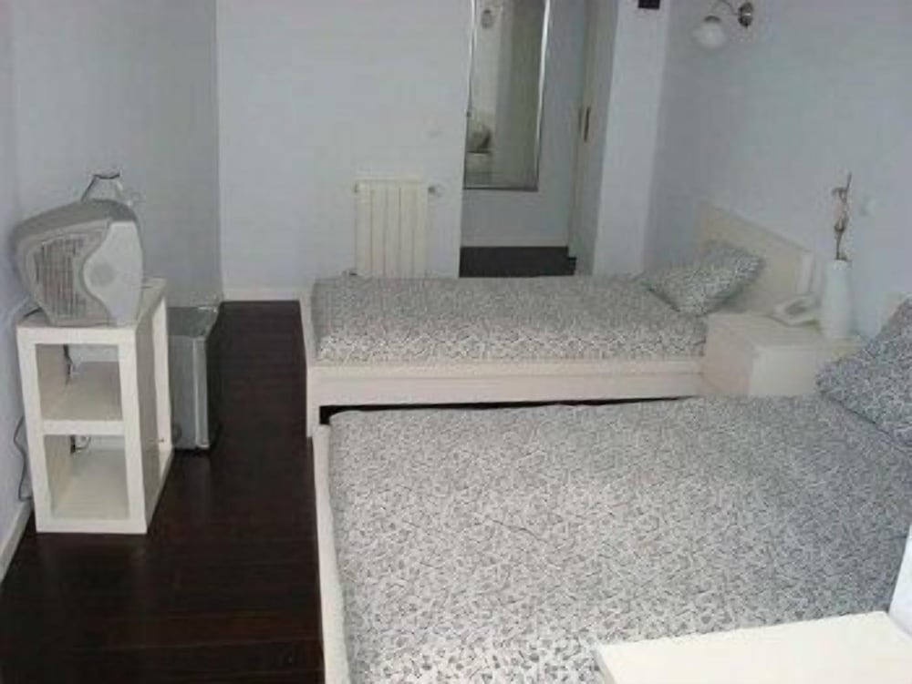PIZARRO HOSTAL 44/50