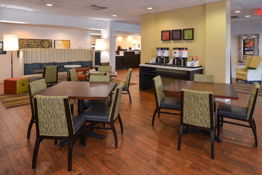 Hampton Inn Carbondale 32/40