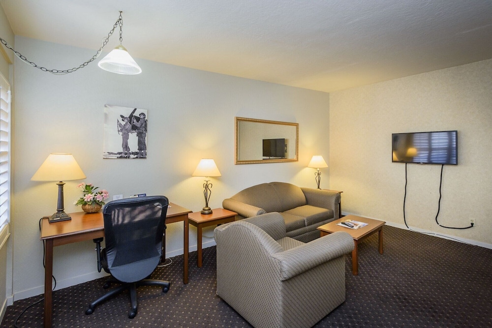Lions Gate Hotel 31/44