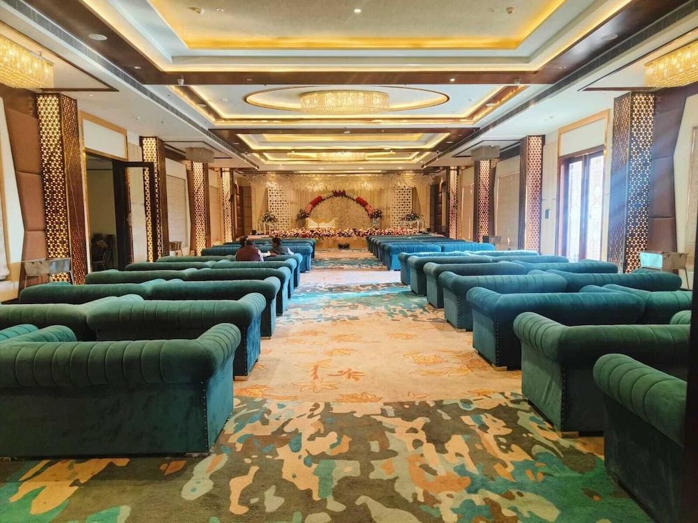 Four Leaf Hotel Akosha 28/47