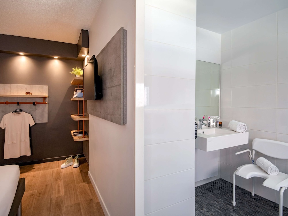IBIS BUDGET NICE CALIFORNIE LENVAL 18/78