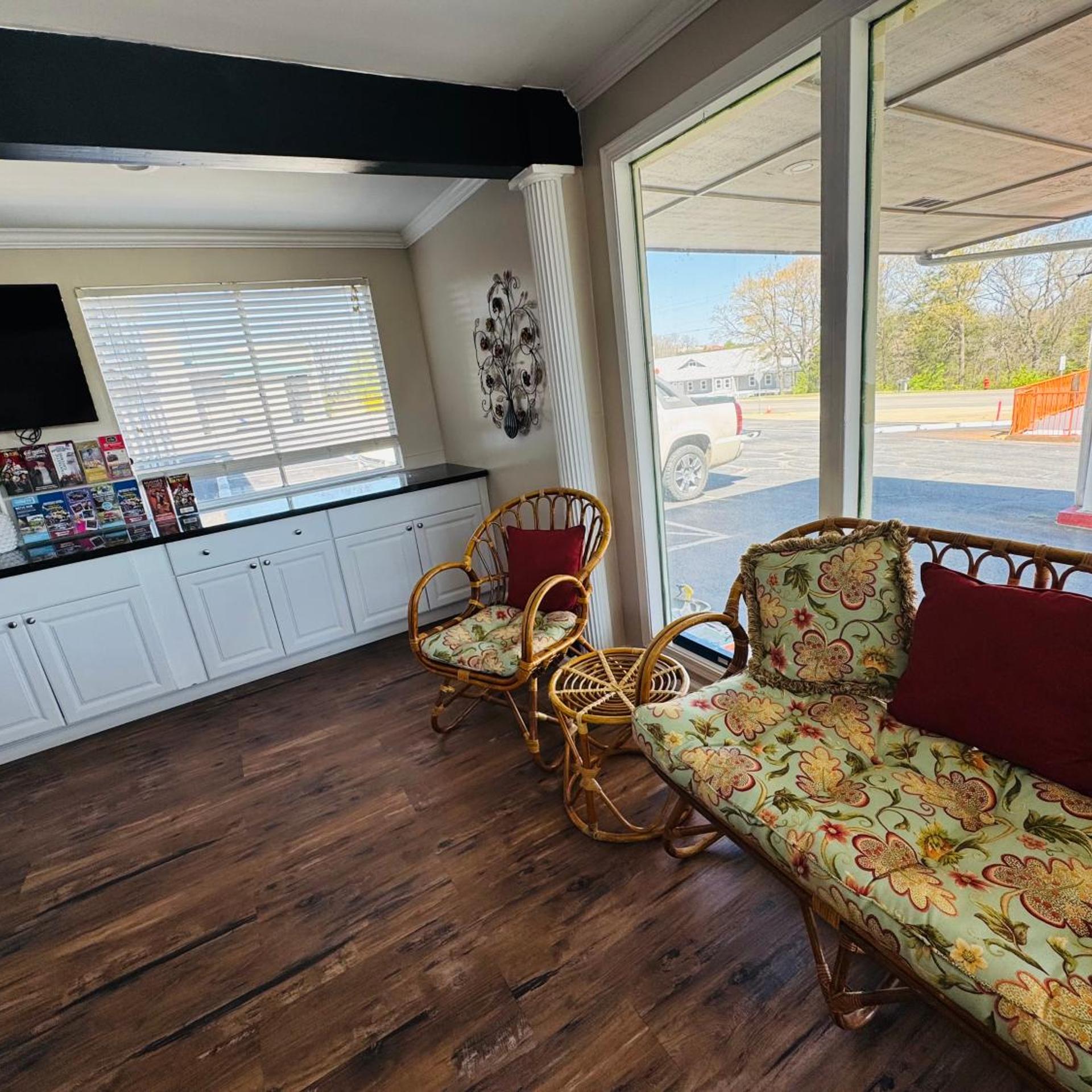 Oak Grove Inn 37/50