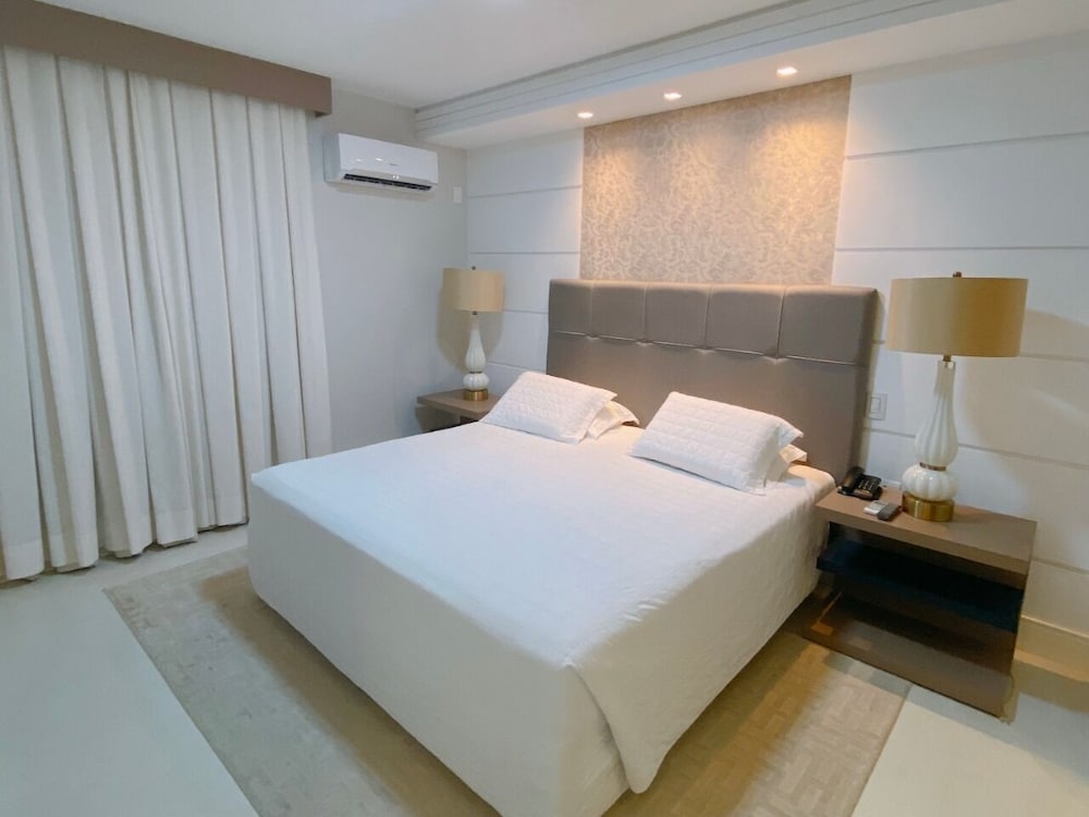 PRESIDENTIAL, SUITE