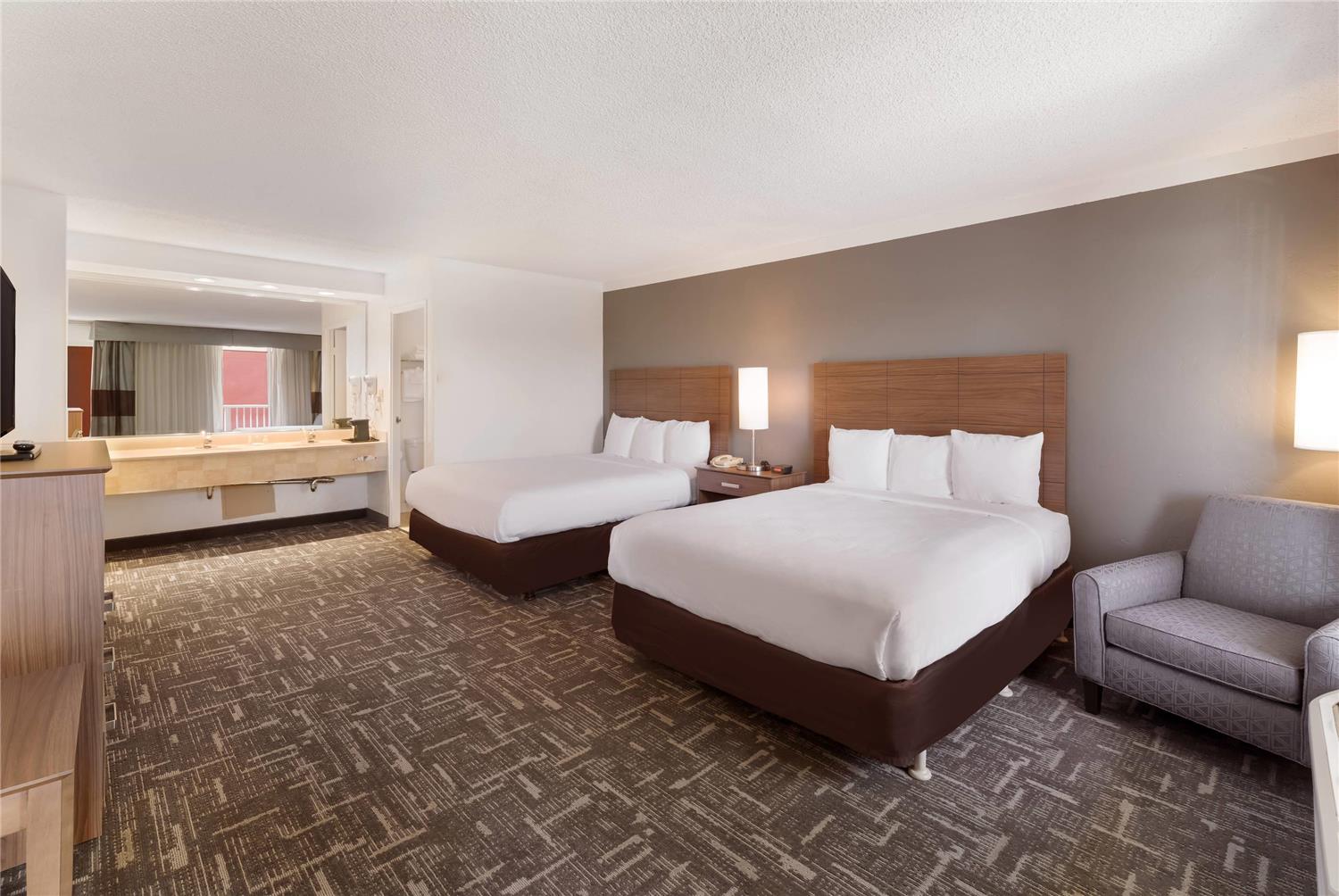 Upgrade, 2 Queen Beds