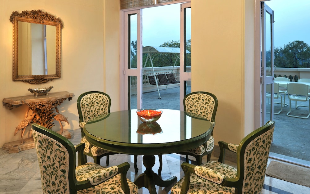 Welcomheritage Sheikhpura Kothi 11/19
