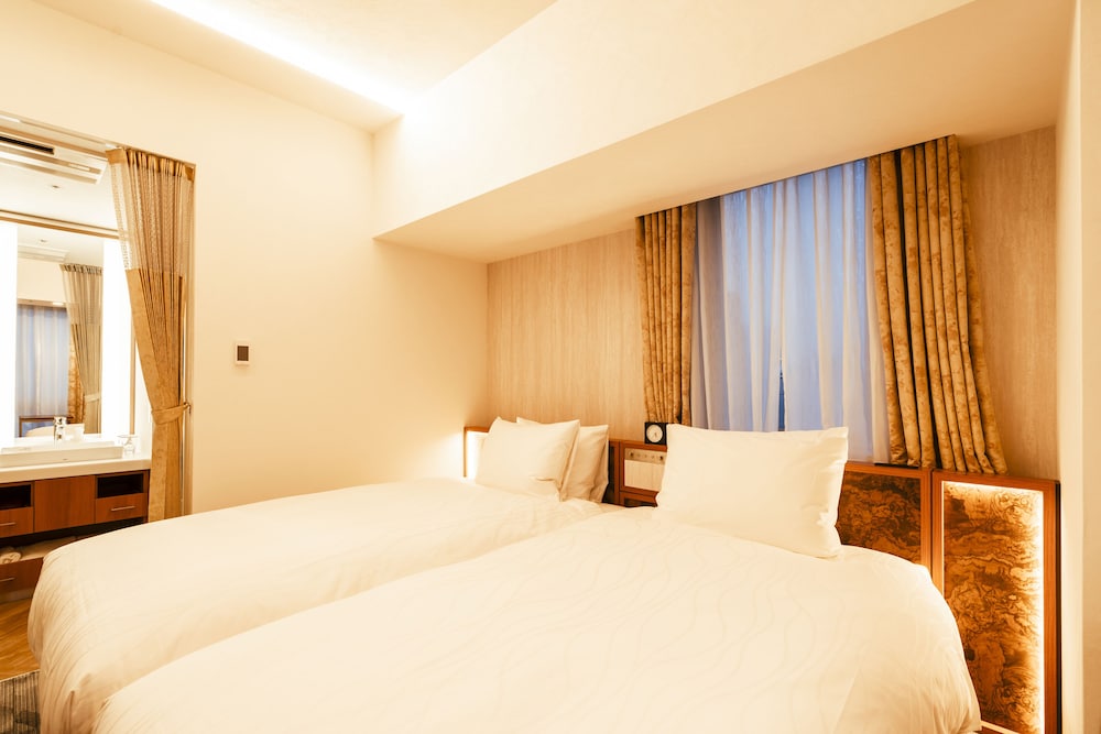 JUNIOR, DELUXE, TWIN BEDS, TOKYO SKY TREE VIEW, CORNER