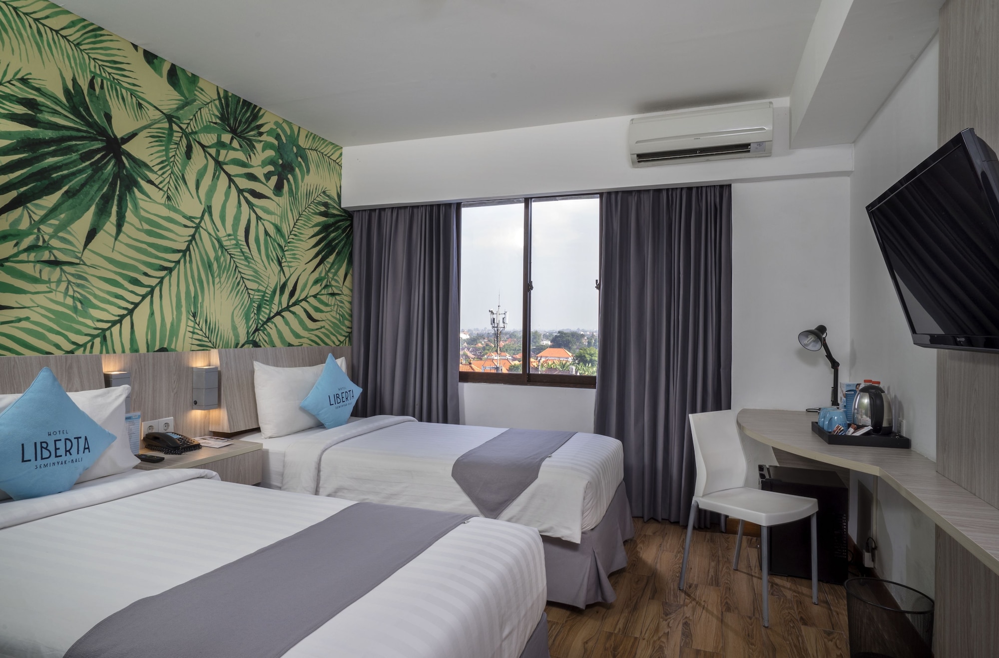 SUPERIOR, TWIN BEDS, BALCONY