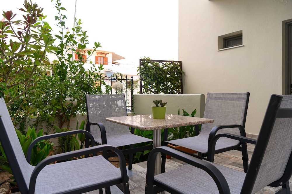 Avra Hotel 34/44